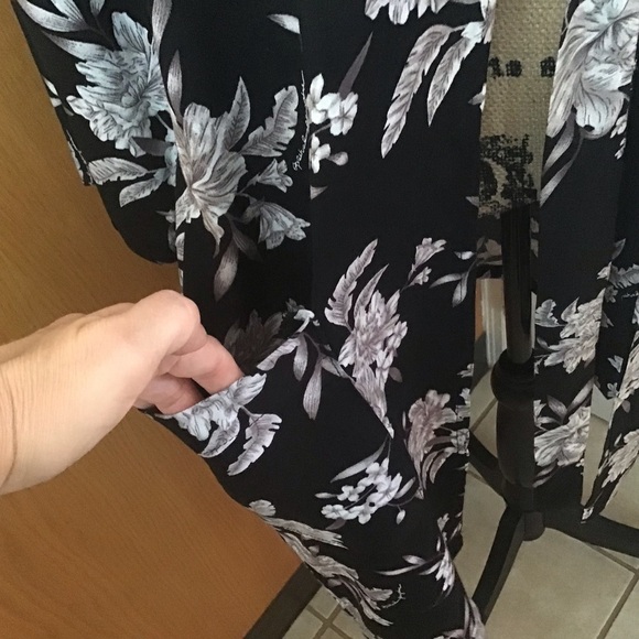 Spiritual Gangster Maya Black Floral Kimono - Picture 7 of 11